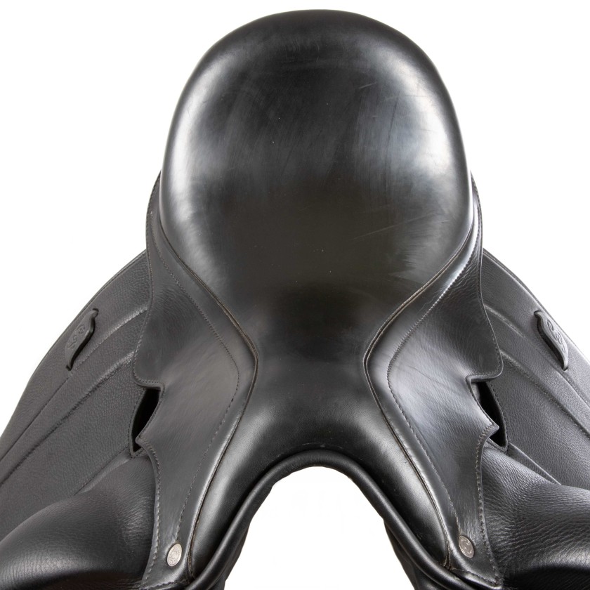 Antarès Dressage saddle Carlos Pinto 16" 2N