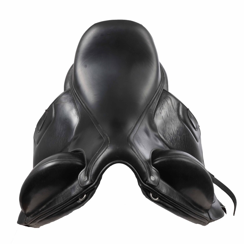 Antarès dressage saddle Tempo 17"5 3C