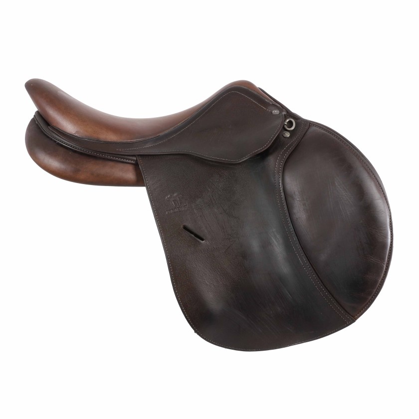 Altaïr by Antarès jumping saddle 17"5 3A