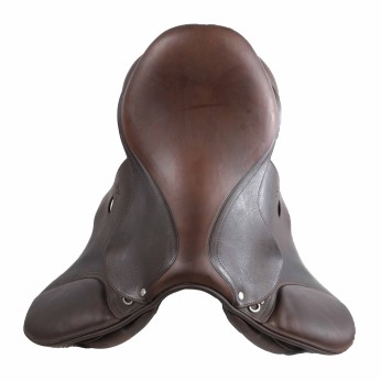 Altaïr by Antarès jumping saddle 17"5 3A