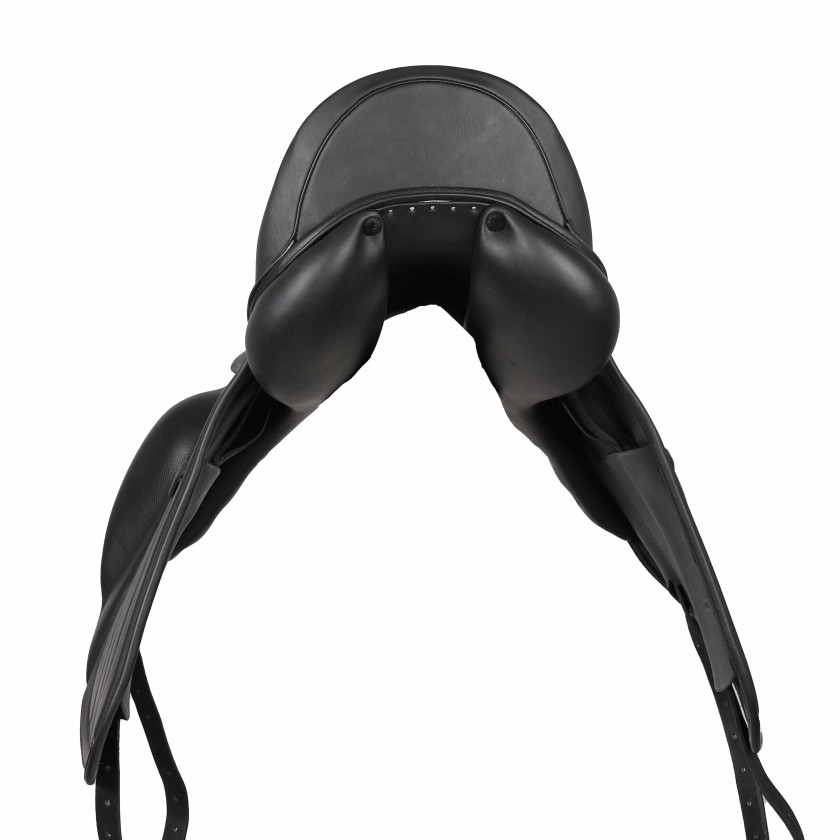 Altaïr by Antarès dressage saddle 17"5 2N