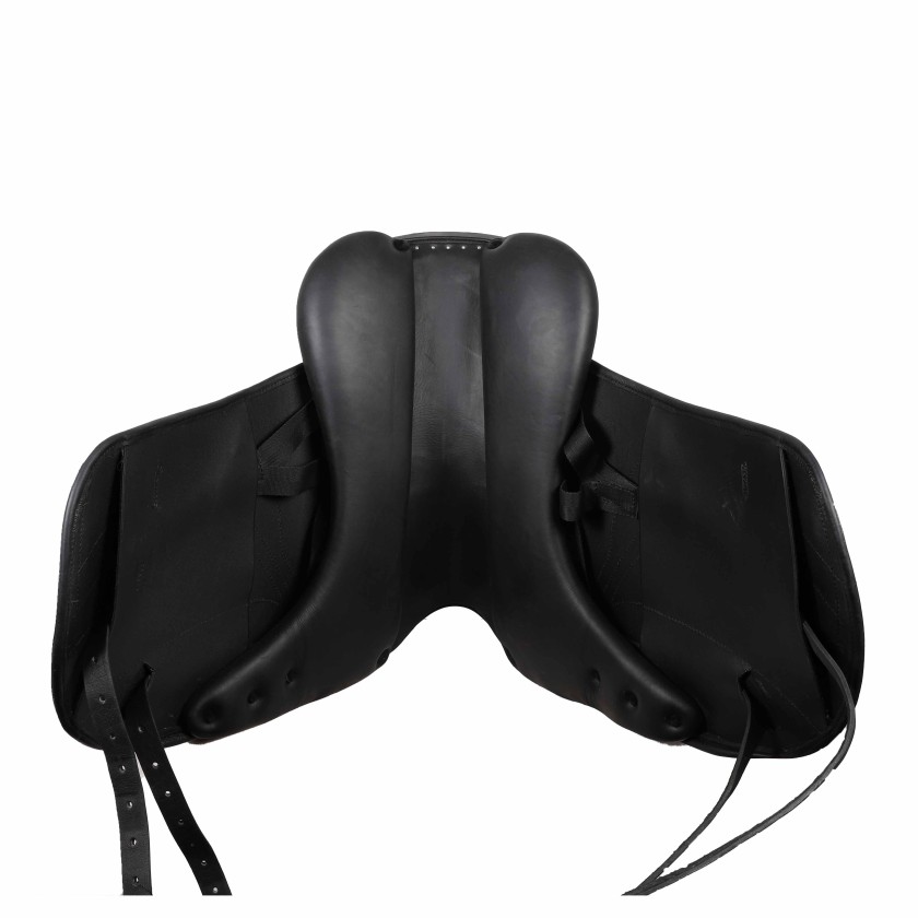 Altaïr by Antarès dressage saddle 17"5 2N