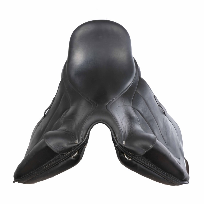 Antarès dressage saddle Concept 17"5 3R