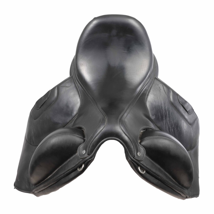 Antarès dressage saddle Tempo 17"5 3C