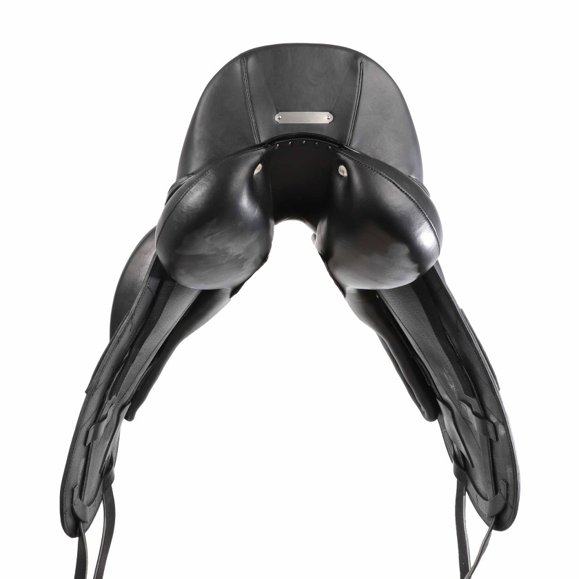 Antarès dressage saddle Tempo 17"5 3C