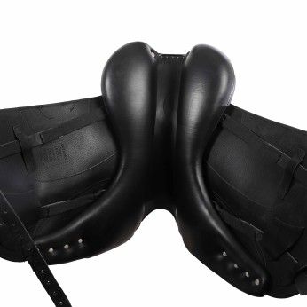 Antarès dressage saddle Tempo 17"5 3C